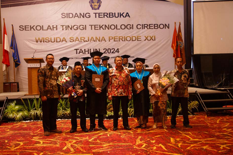Wisuda Prgram Sarjana (S1) Progran Studi Arsitektur dan Teknik Sipil ke-21 Sekolah Tinggi Teknologi Cirebon Tahun 2024